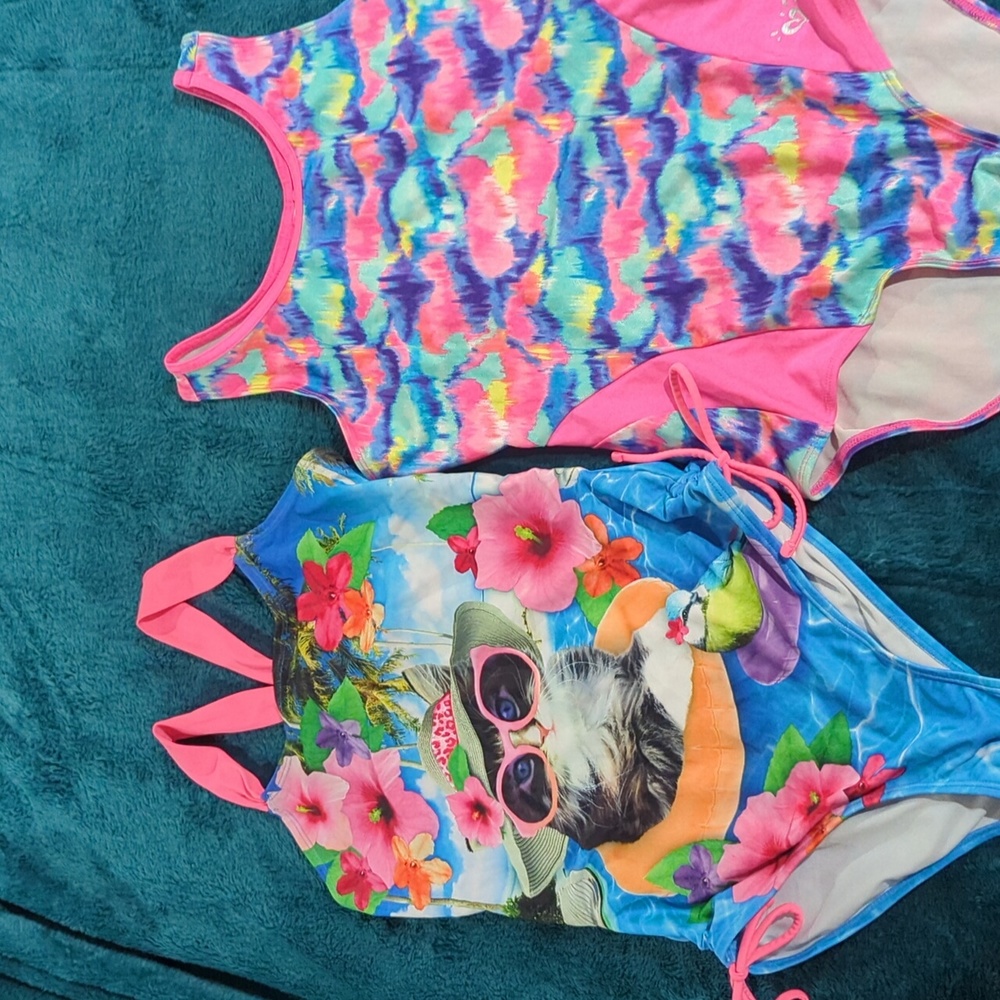 4 Girl's swimsuits, 2 extra pieces size 16